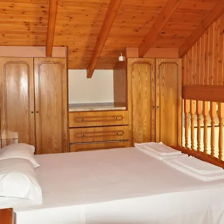 Agios Gordios Stevens On The Hill