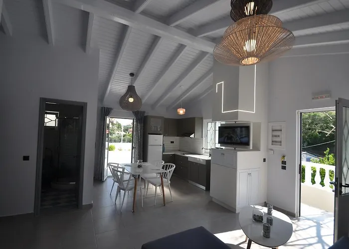 Agios Gordios Stevens On The Hill Lejlighed