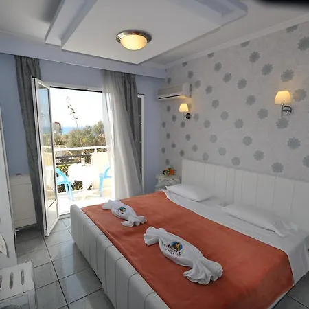 Agios Gordios Stevens On The Hill *