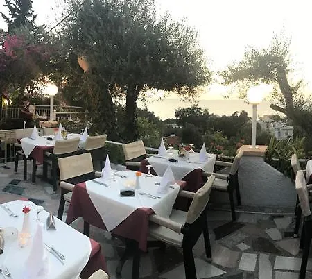 Agios Gordios Stevens On The Hill *