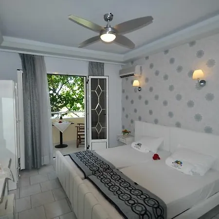 Agios Gordios Stevens On The Hill